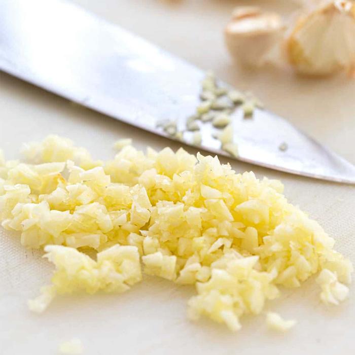bb05049c_1a915d9a-3798-43d7-8a0c-b76c3c367de4 Bawang Putih Cincang / Minced Garlic with Vegetable Oil 150 Gr - Vegetable Oil - Image 4